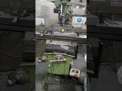 Mesin penggilingan memproses cetakan plastik