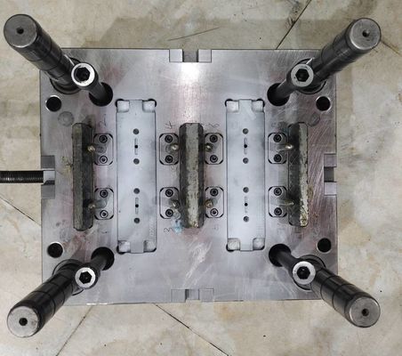 PA6 GF30 ABS PP Cetakan Injeksi Presisi Cetakan Injeksi Plastik Kustom