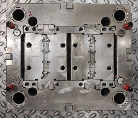 Pinpoint Gate Precision Injection Moulding Cetakan Bagian Plastik Presisi Tinggi