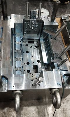 Plastic ABS PP Precision Injection Moulding Cetakan Injeksi Disesuaikan Untuk Peralatan Rumah Tangga Besar