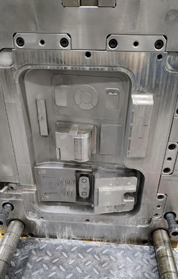Desain Cetakan Injeksi Prototipe Frosted Untuk Bagian 2K Dengan Presisi Tinggi